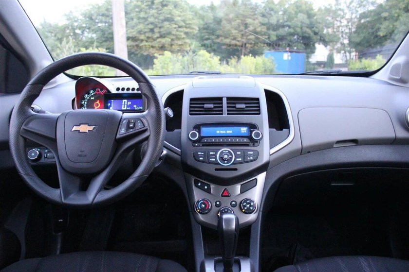Chevrolet Aveo t300 салон
