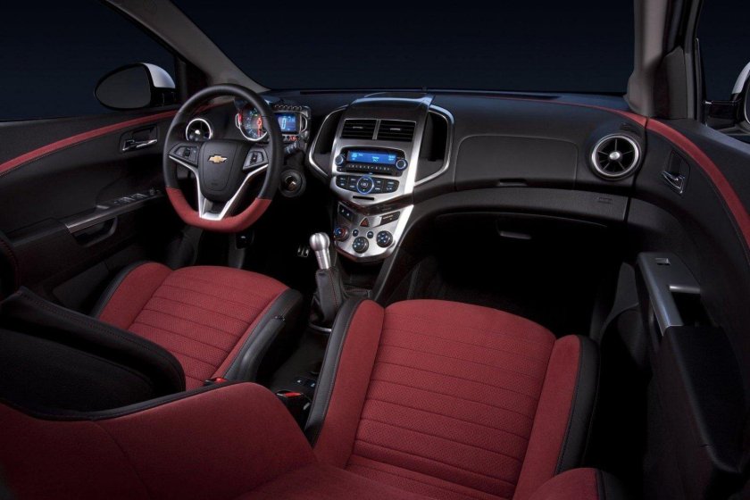 Chevrolet Sonic салон