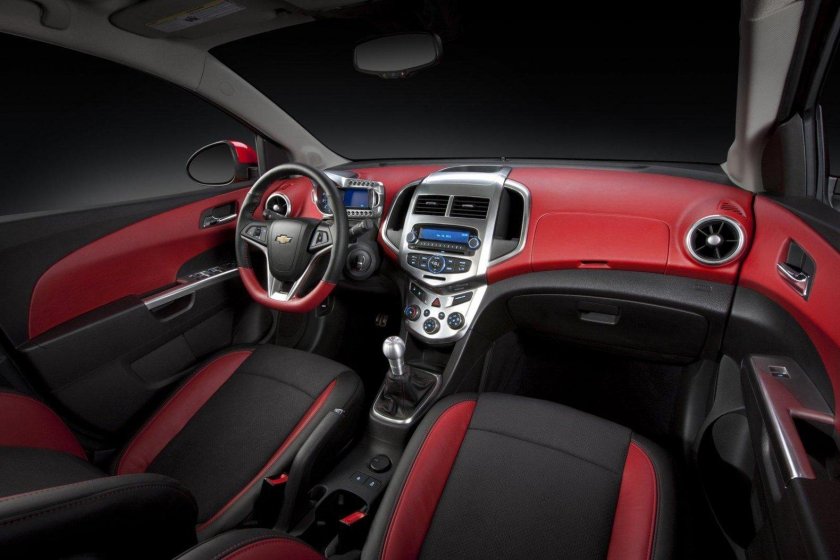 Chevrolet Aveo t300 салон