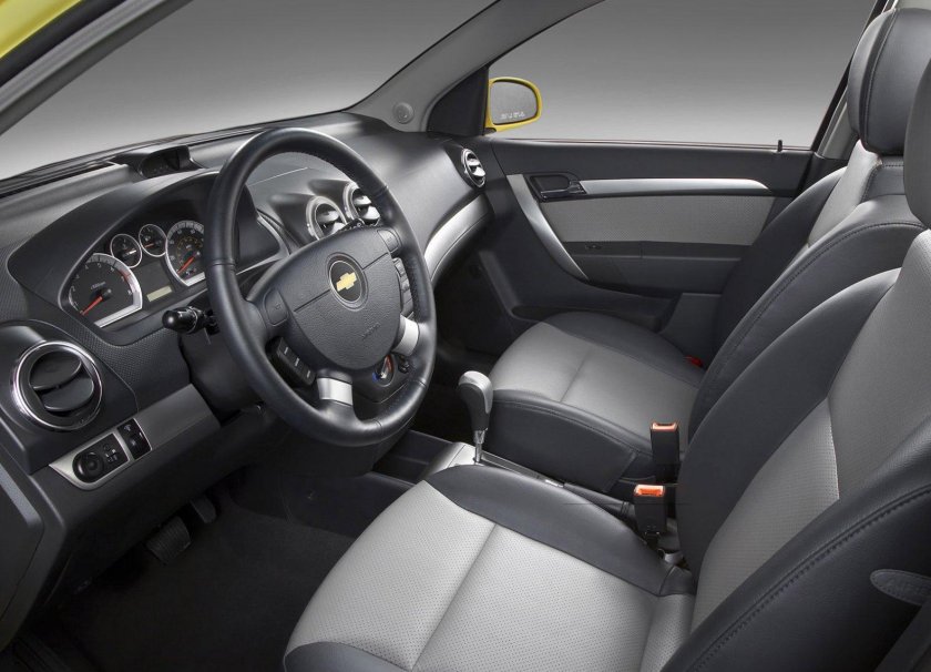 Chevrolet Aveo салон