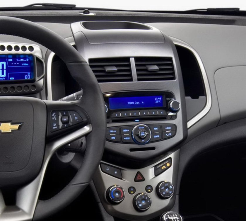 Chevrolet Aveo t300 салон