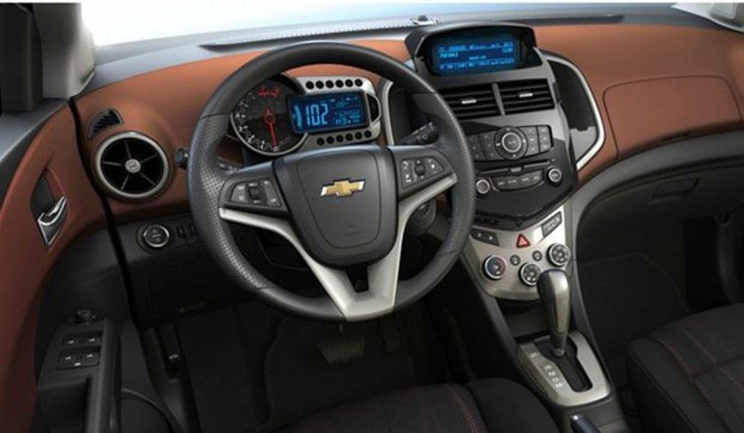 Chevrolet Aveo 2012 седан салон