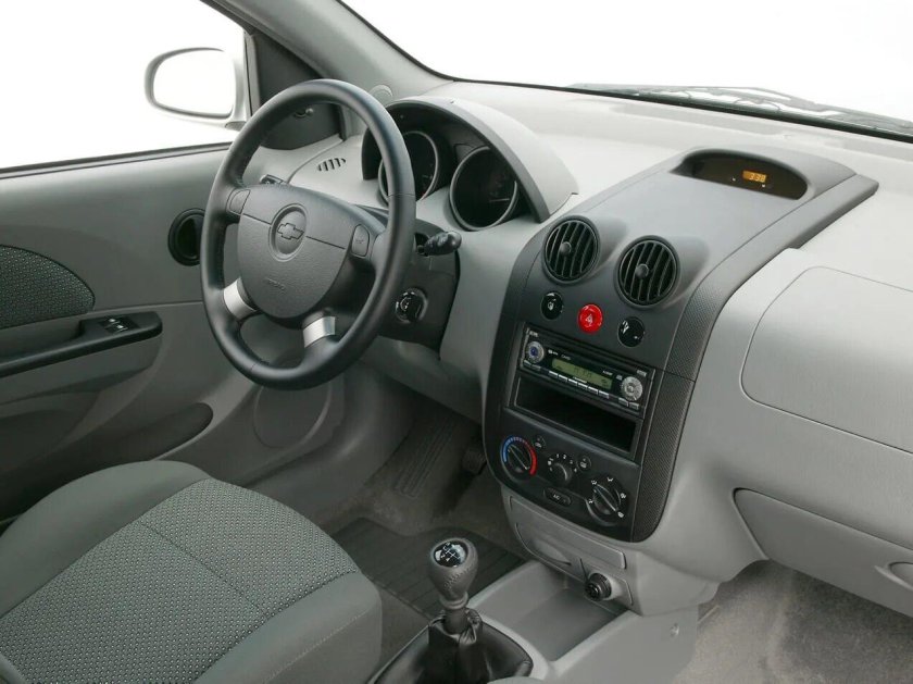Chevrolet Aveo t200 хэтчбек салон