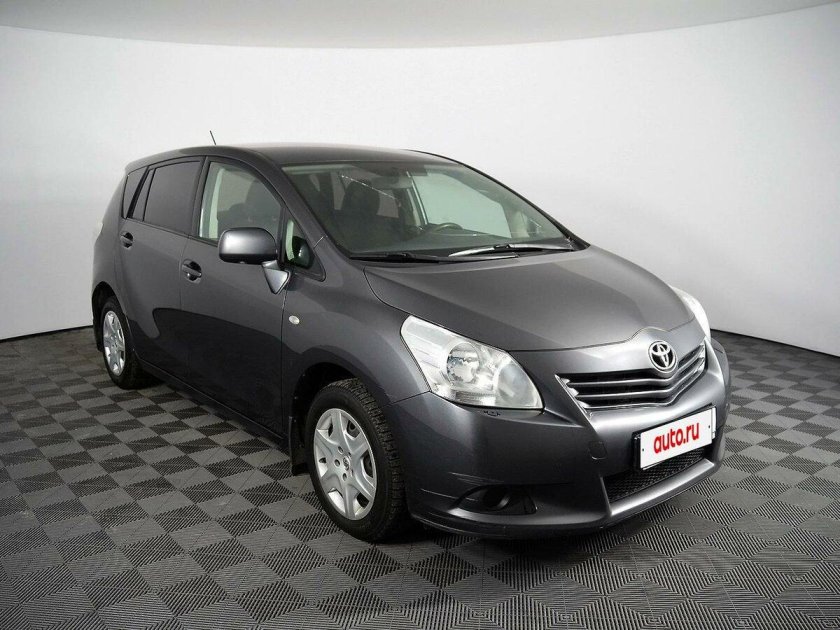 Тойота версо 7 мест