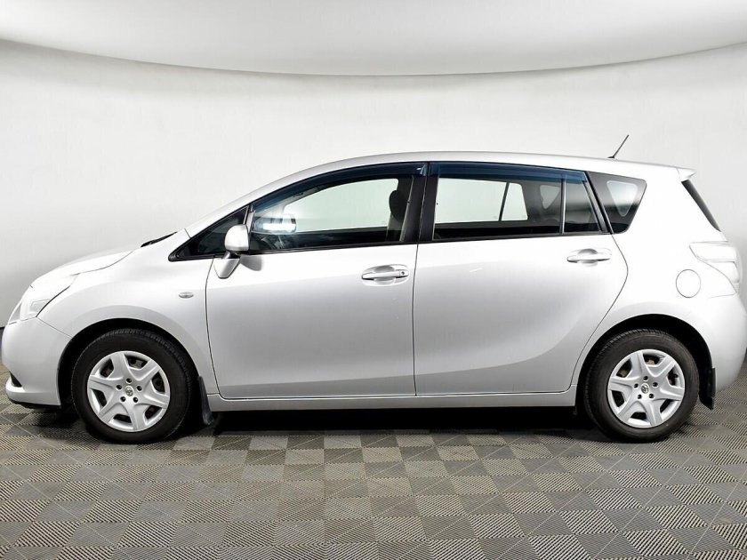Toyota verso 2012