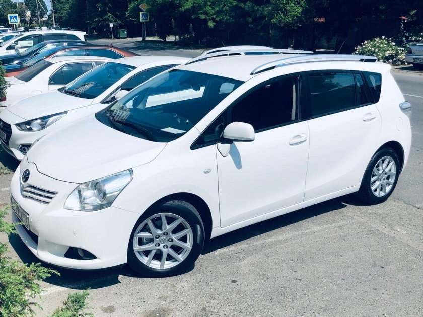 Тойота версо 2011 1.8