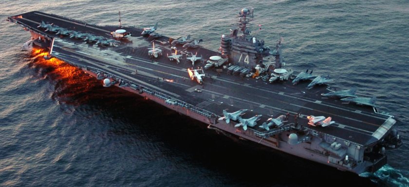 Авианосец Джон Стеннис