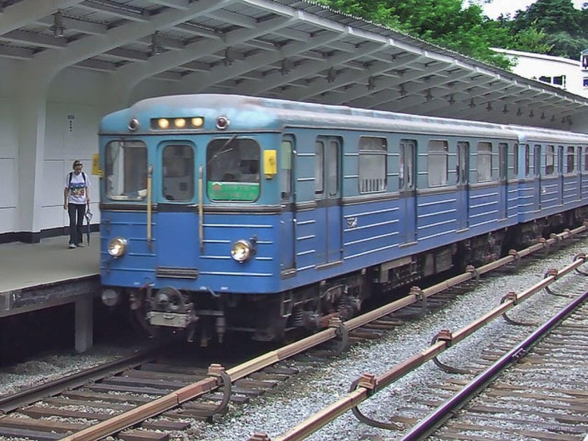 Еж-3 вагон метро