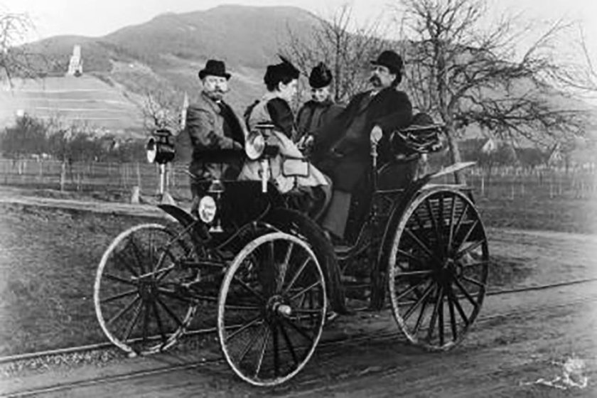 Первый автомобиль 1885 карл бенц