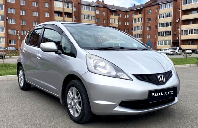 Серый фит с черной крышей