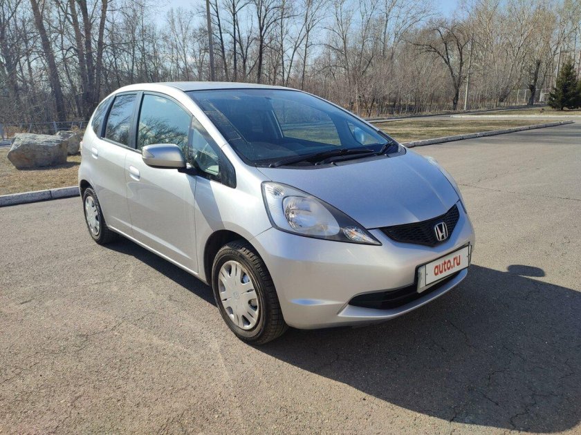 Хонда фит серая