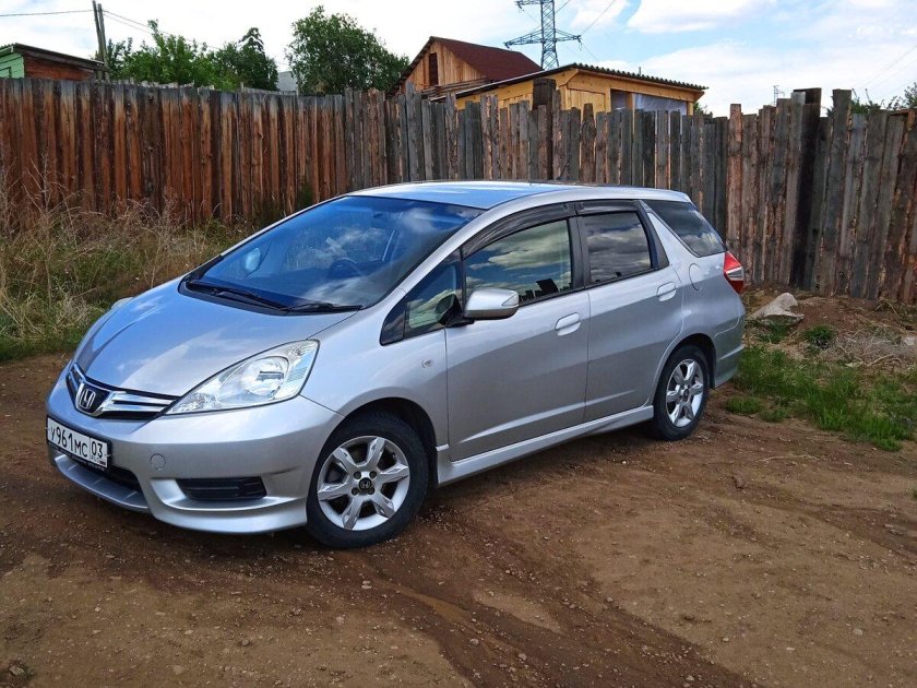 Хонда фит шаттл серый