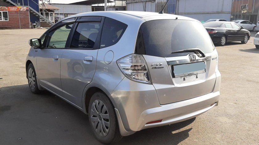 Хонда фит серая
