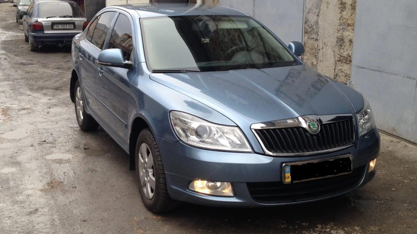 Шкода Октавия серая 2012
