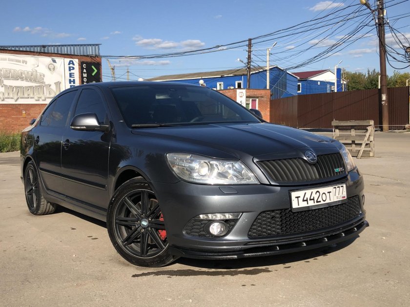 Skoda Octavia a5 RS черная