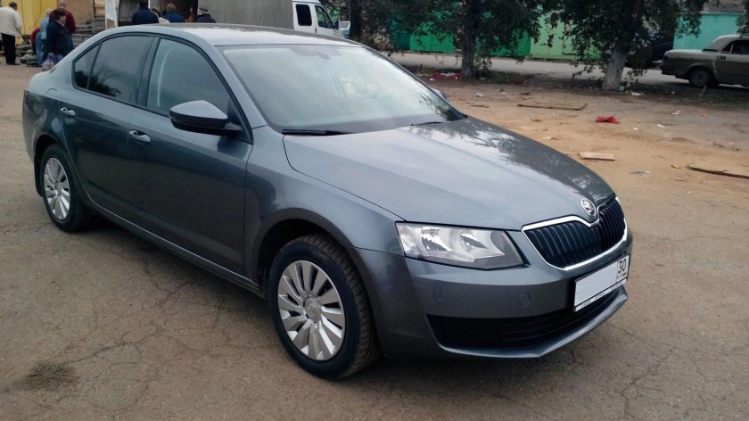 Шкода а7 серая