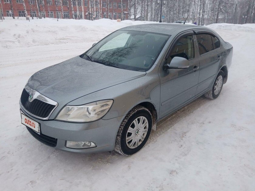 Шкода Октавия 2012 бежевый