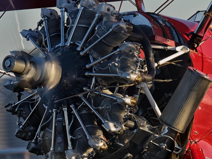 Поршневой авиадвигатель аш82т