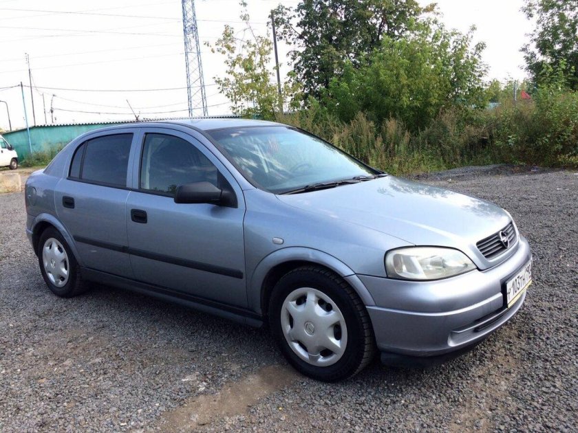 Опель Астра g 2004 года