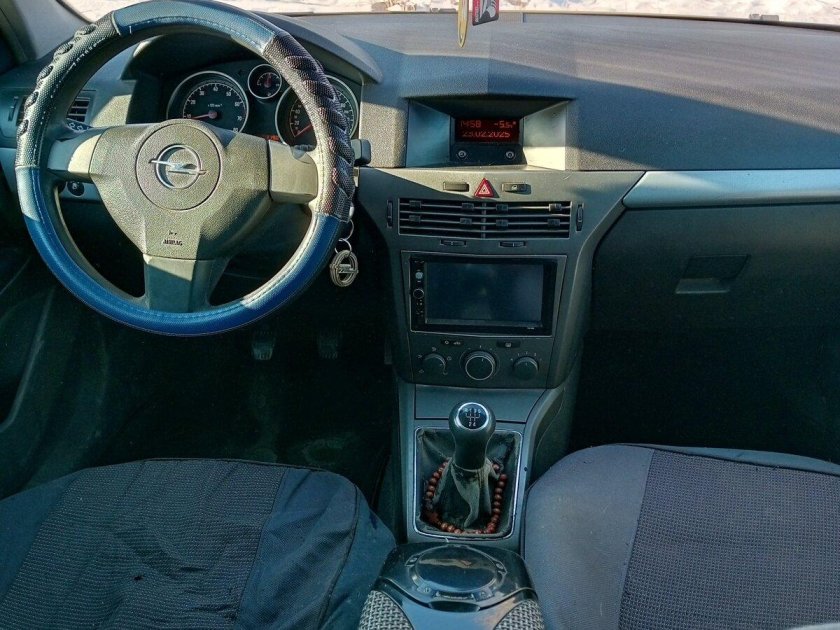 Опель астра h 2012 седан