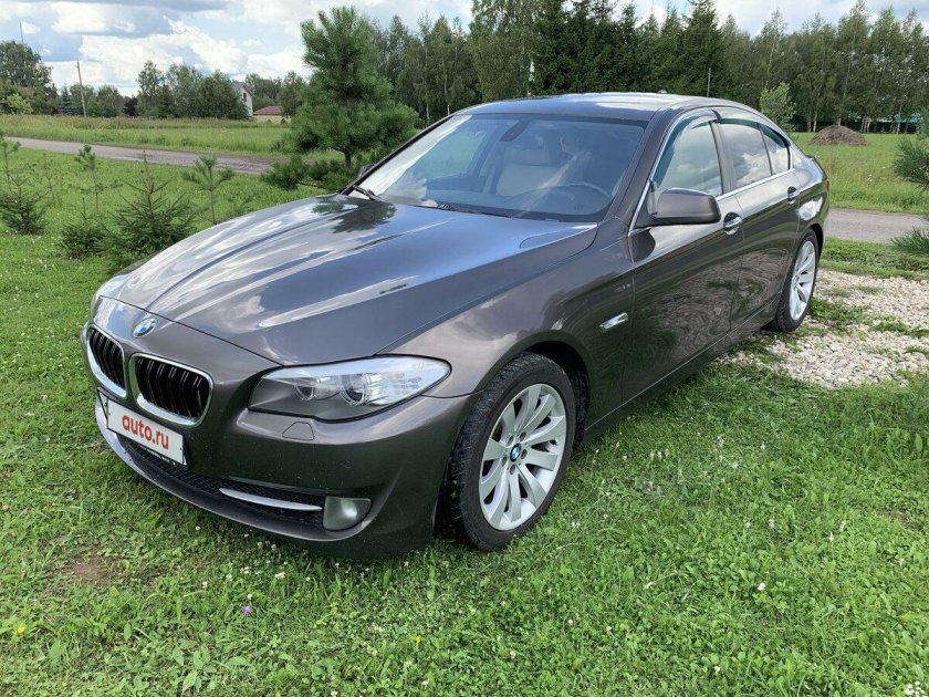 БМВ 2010 года