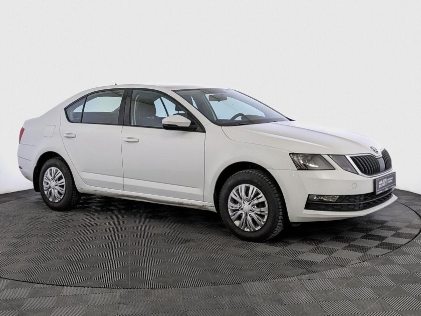 Skoda octavia 2017 серебристый