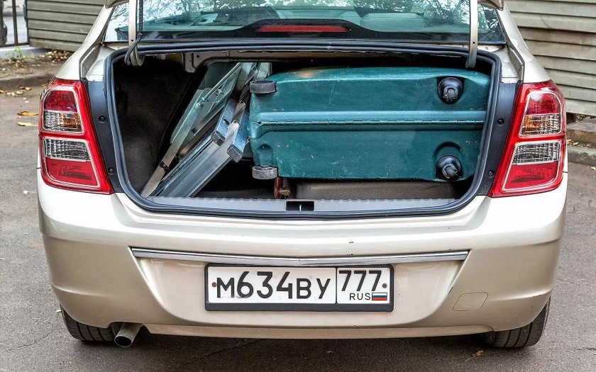 Chevrolet Cobalt багажник