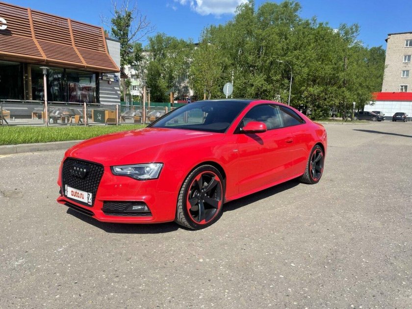 Audi s5 Red