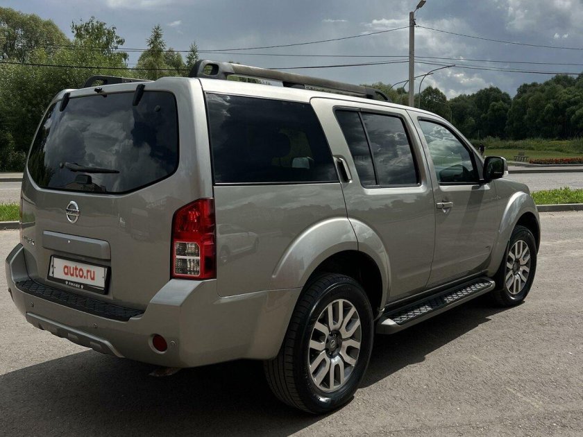 Nissan pathfinder 2011