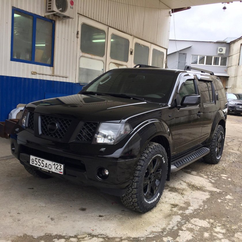 Nissan Pathfinder r51 черный