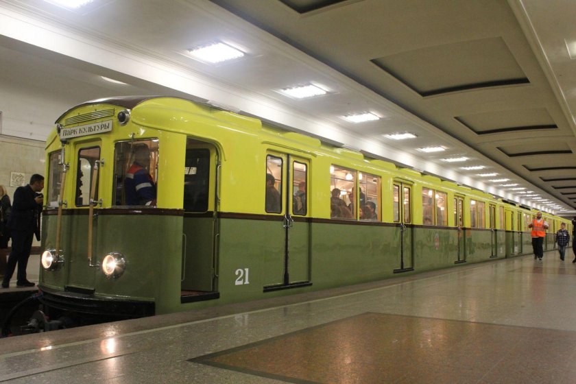 Ретро поезд метро Сокольническая линия
