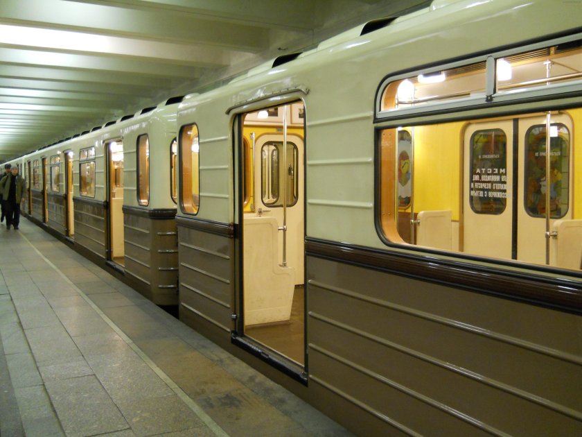 Ретро поезд метро Сокольническая линия