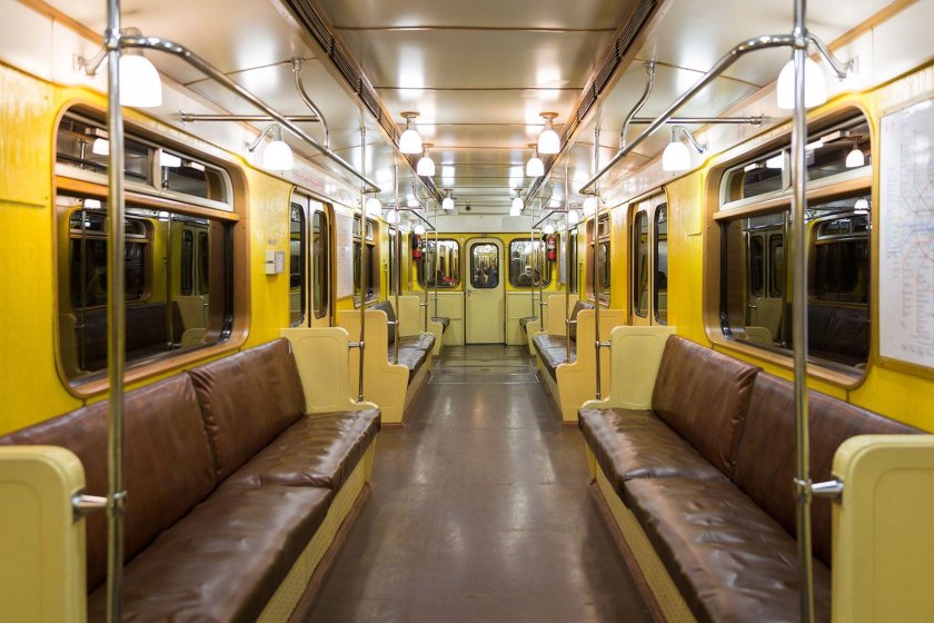 Необычные поезда мира метро