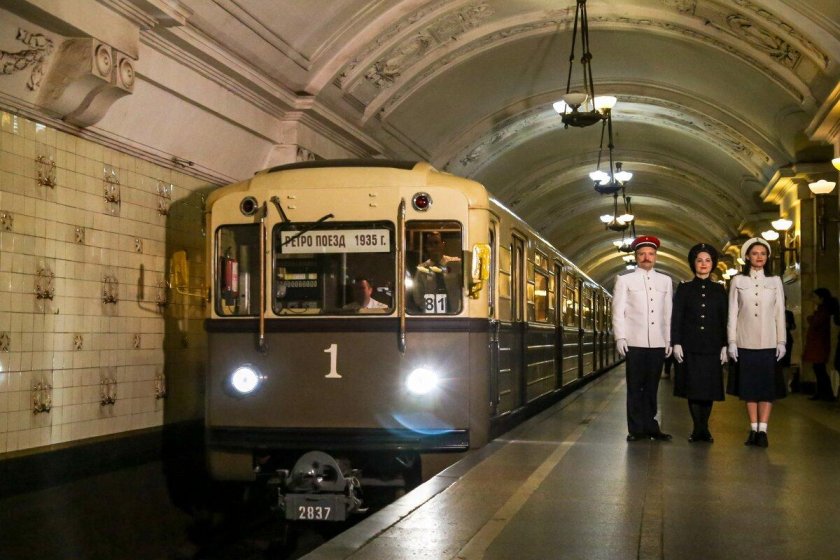 Московский метрополитен поезд Сокольники