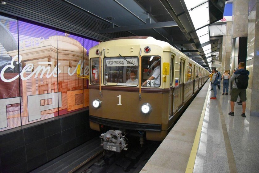 Парад поездов метро на бкл