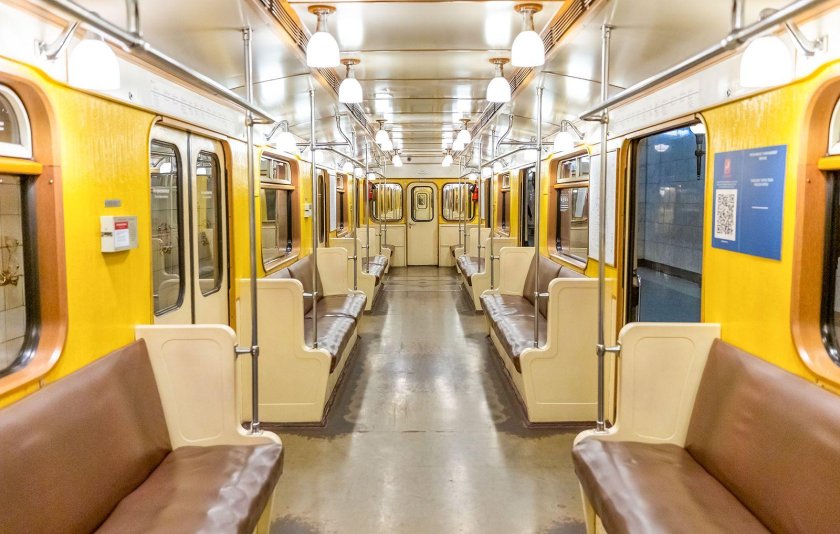 Ретро поезд метро