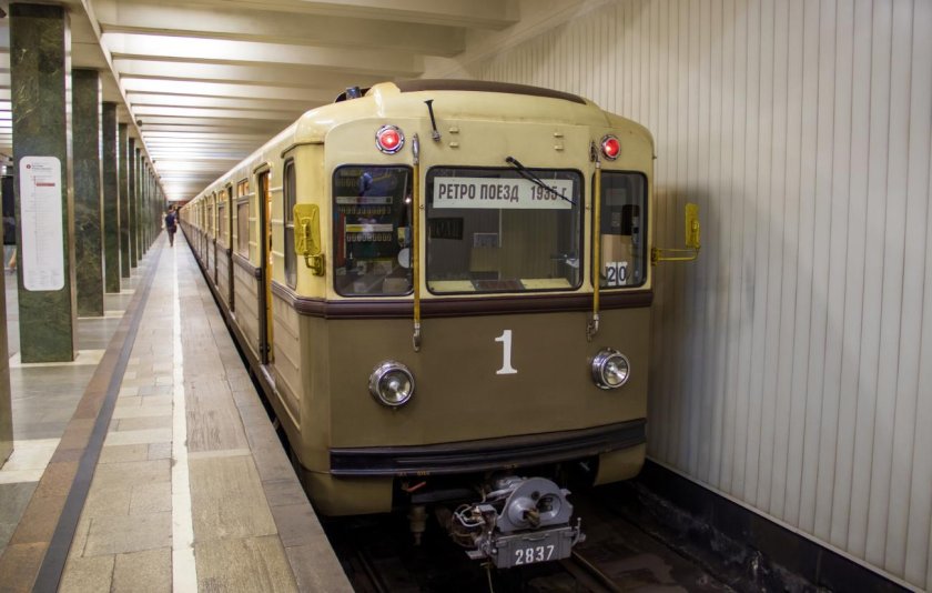 Ретропоезд поезд московского метро