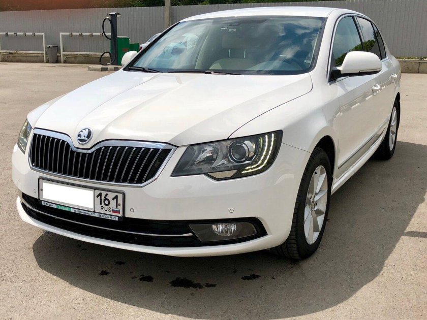 Skoda Superb 2014 белая