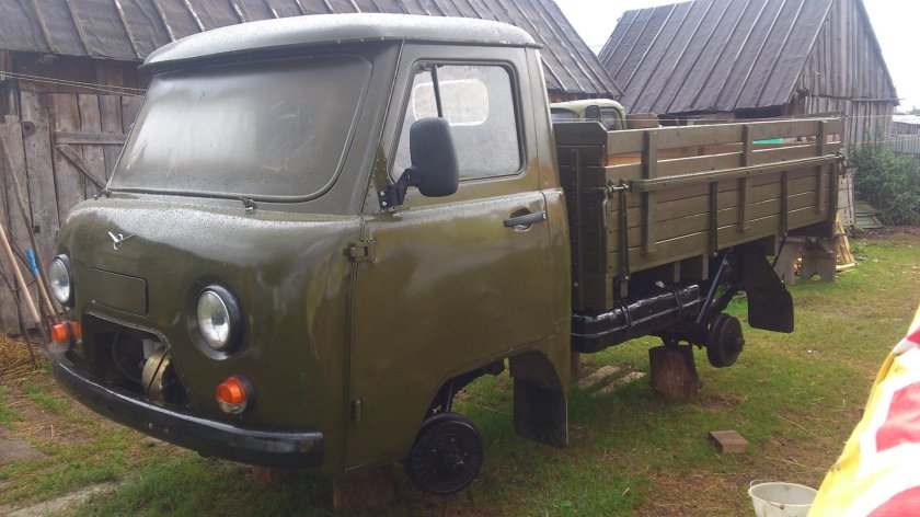 UAZ 3303 бортовой