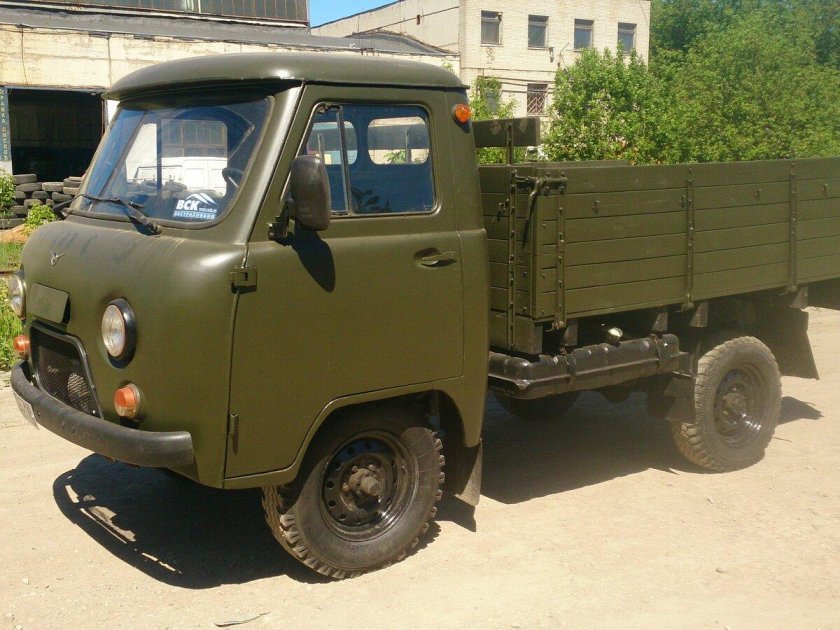 УАЗ 3303 бортовой