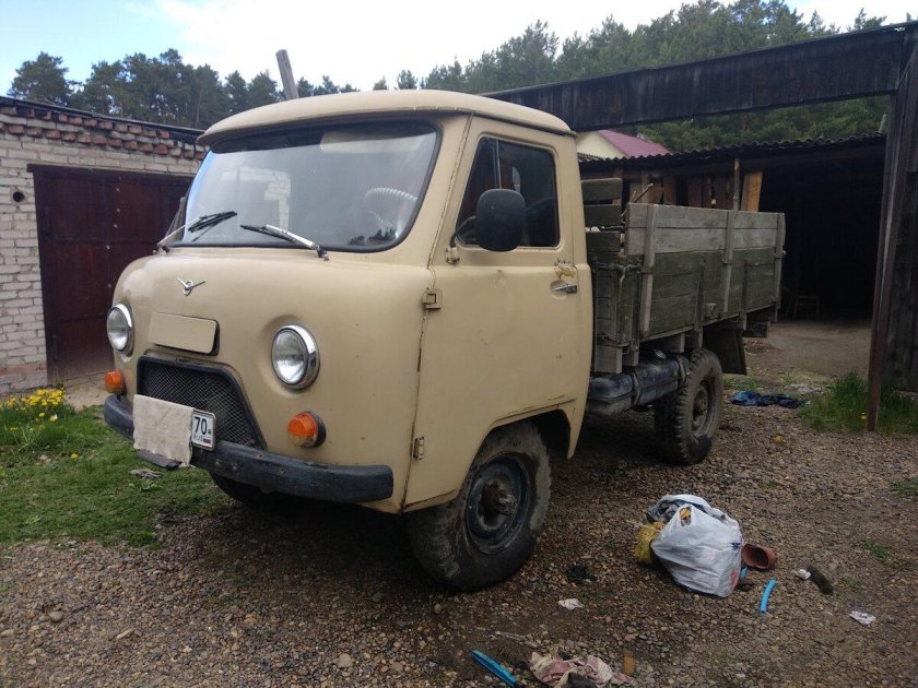 УАЗ 3303 бортовой
