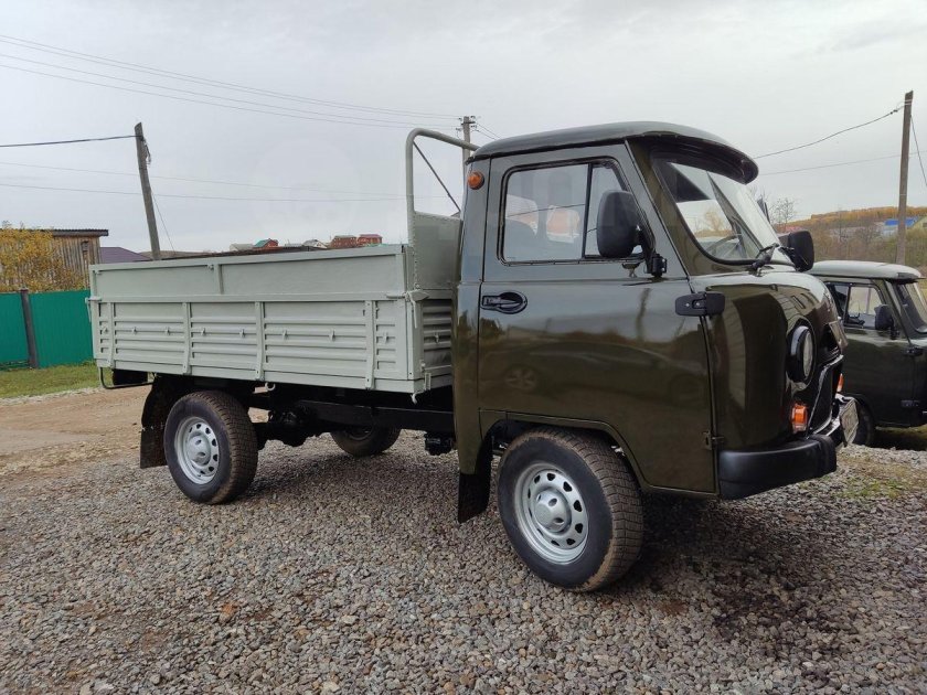 УАЗ 3303 бортовой кунг