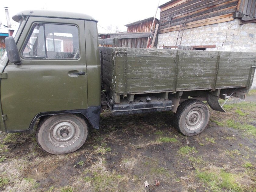 УАЗ 3303 бортовой