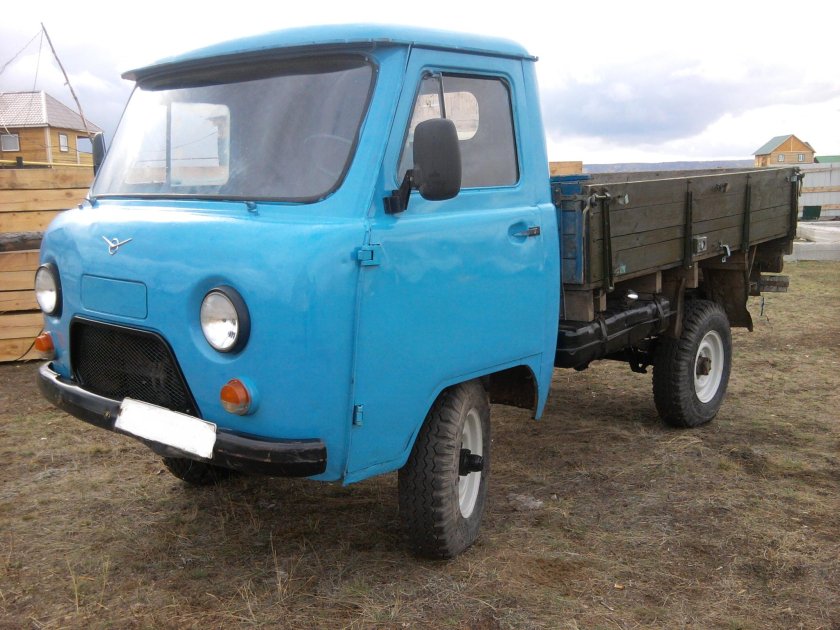 УАЗ головастик бортовой 3303