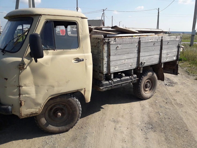 УАЗ 3303 бортовой