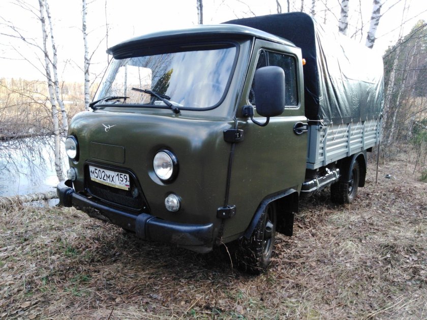УАЗ головастик бортовой 3303