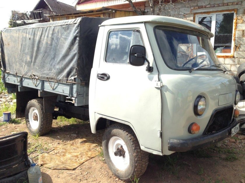 УАЗ 3303 бортовой