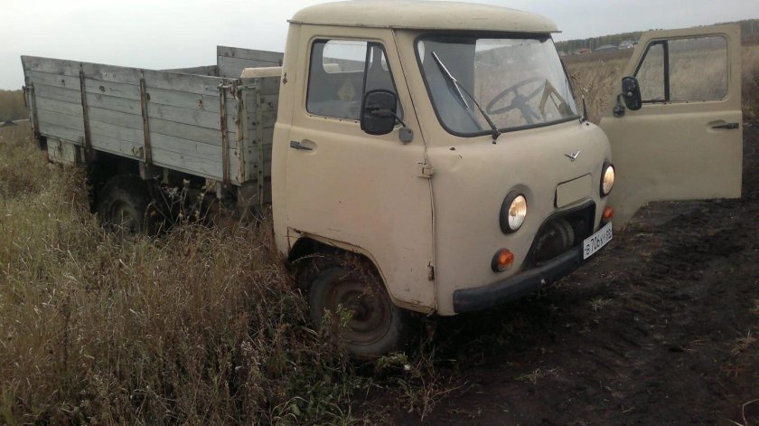 УАЗ 3303 бортовой