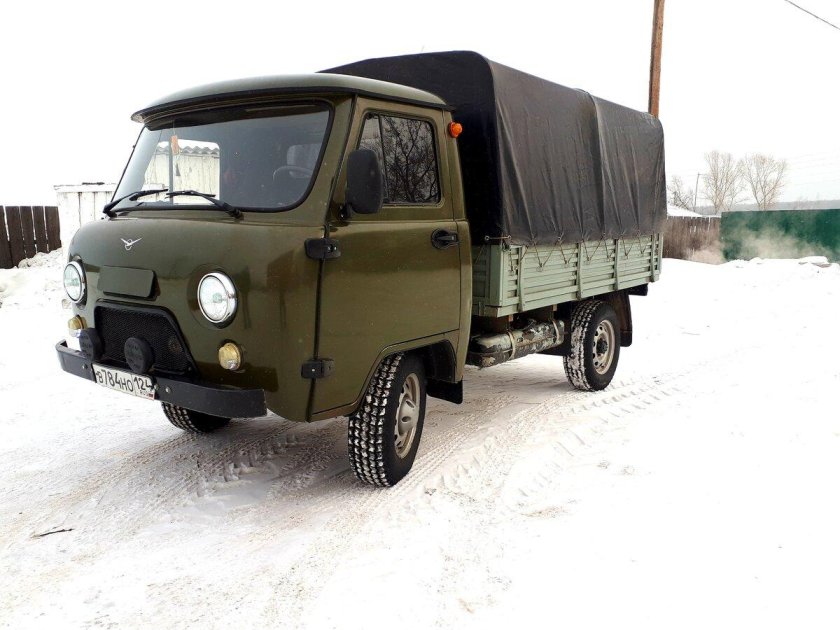 УАЗ 3303 бортовой