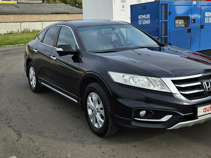 Черная honda crosstour 2014